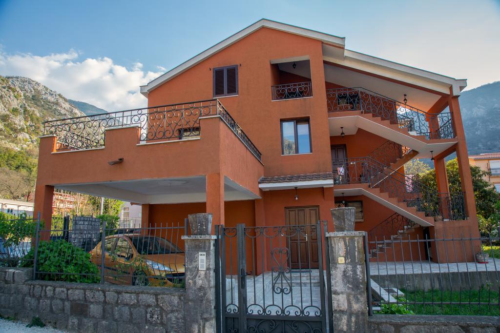 Apartment Atina Kotor Extérieur photo