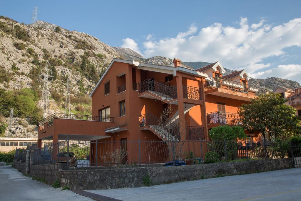 Apartment Atina Kotor Extérieur photo