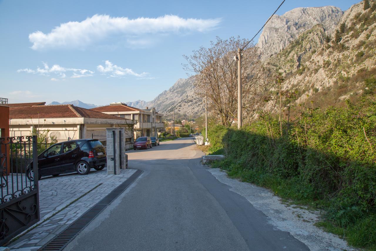 Apartment Atina Kotor Extérieur photo