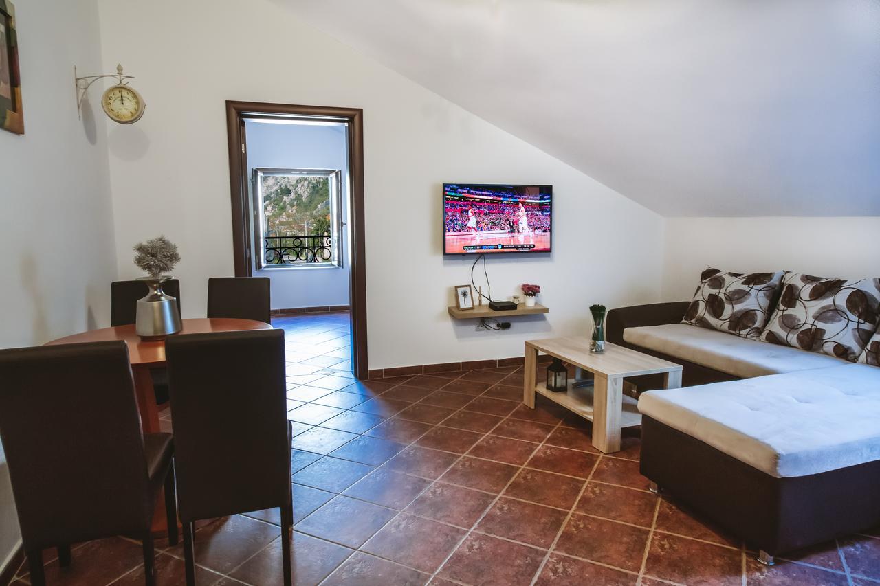 Apartment Atina Kotor Extérieur photo